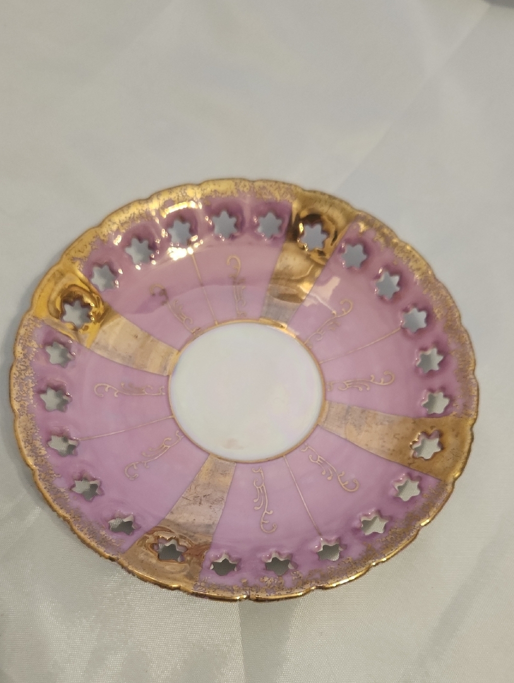 Source Unknown Pink and Gold Decorative Porcelain Plate